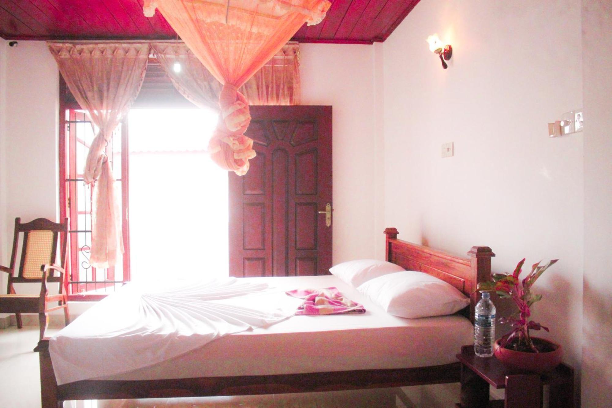 Golden Town Hostel Tangalle Eksteriør bilde