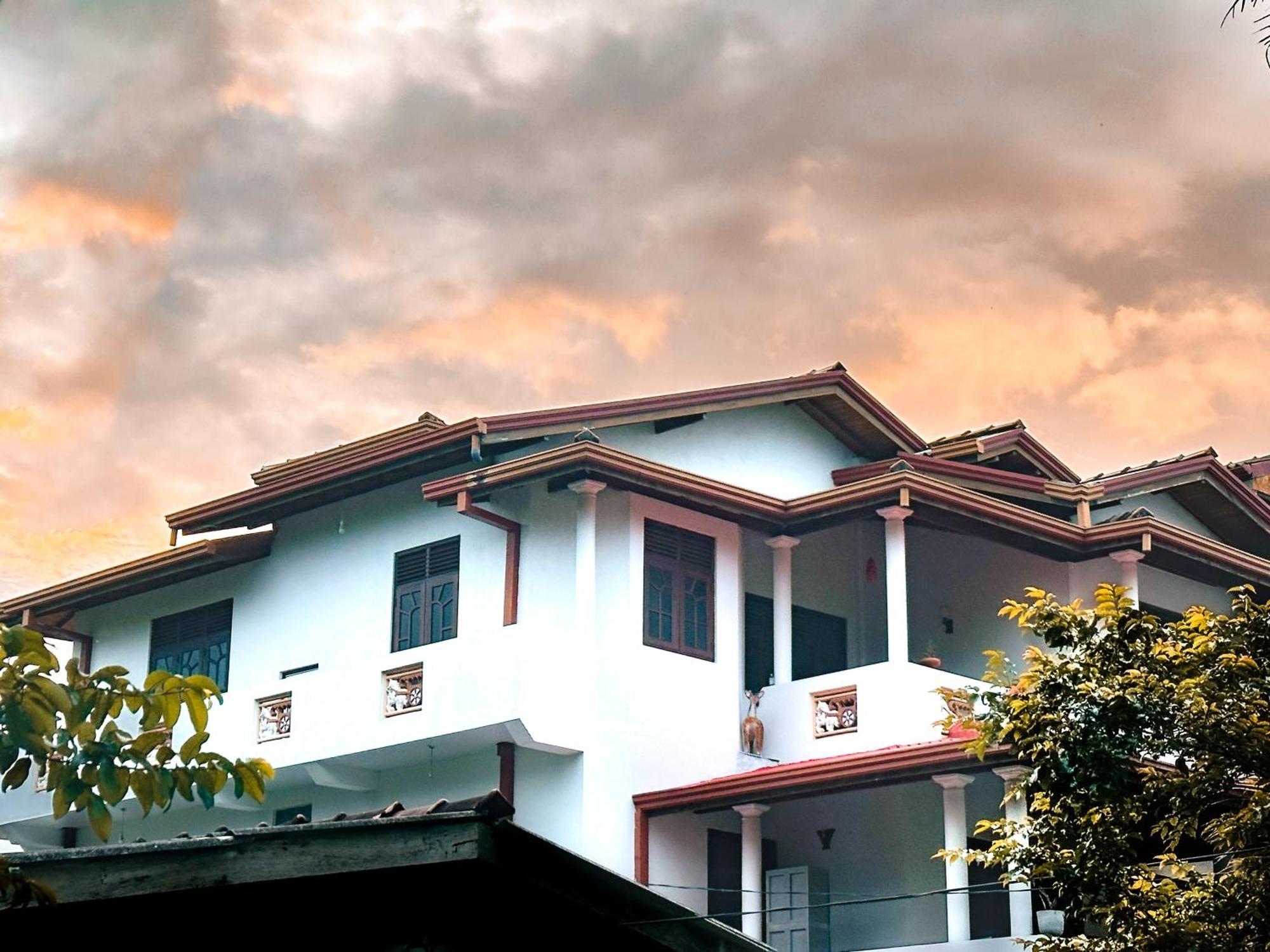 Golden Town Hostel Tangalle Eksteriør bilde