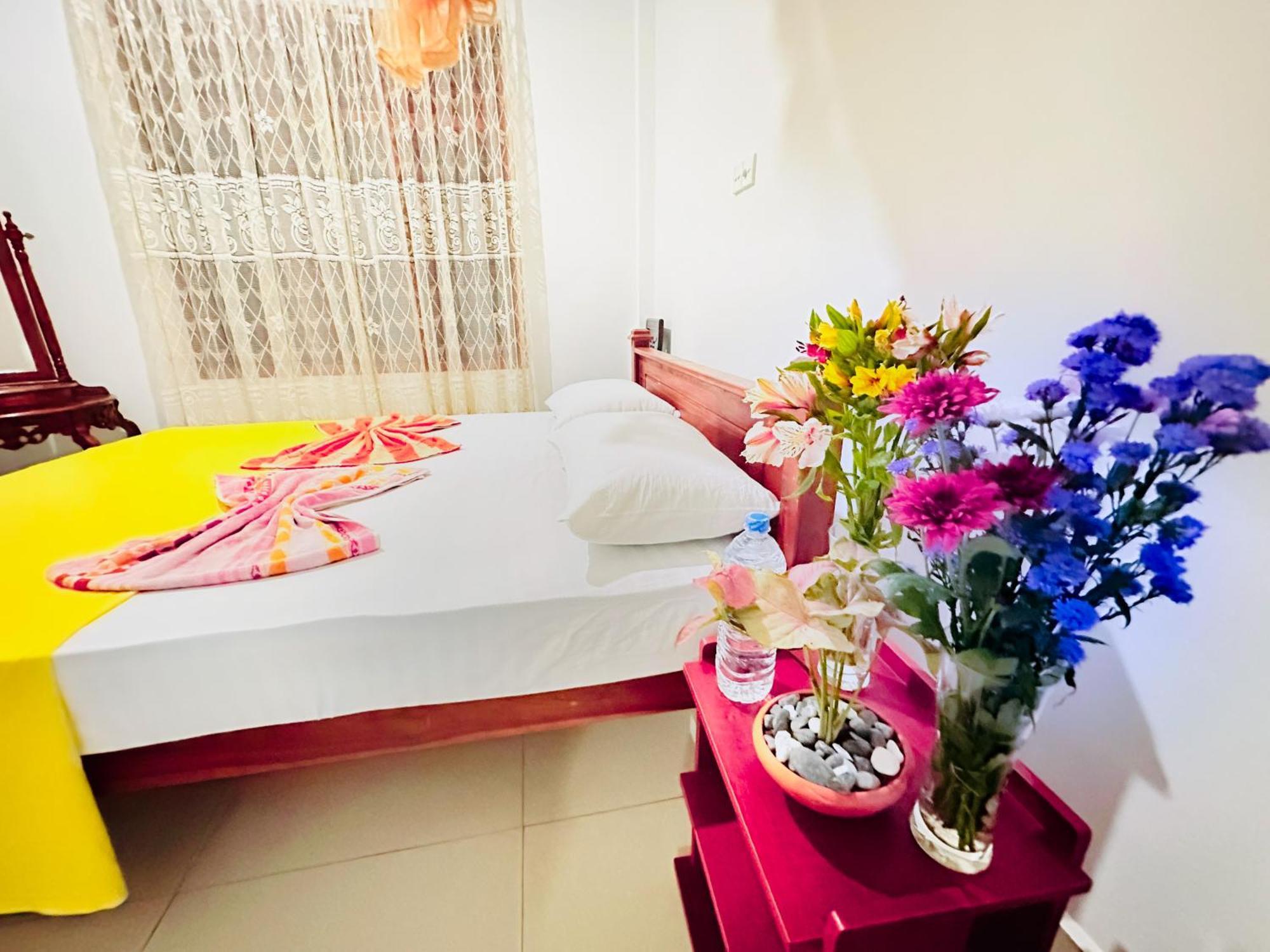 Golden Town Hostel Tangalle Eksteriør bilde