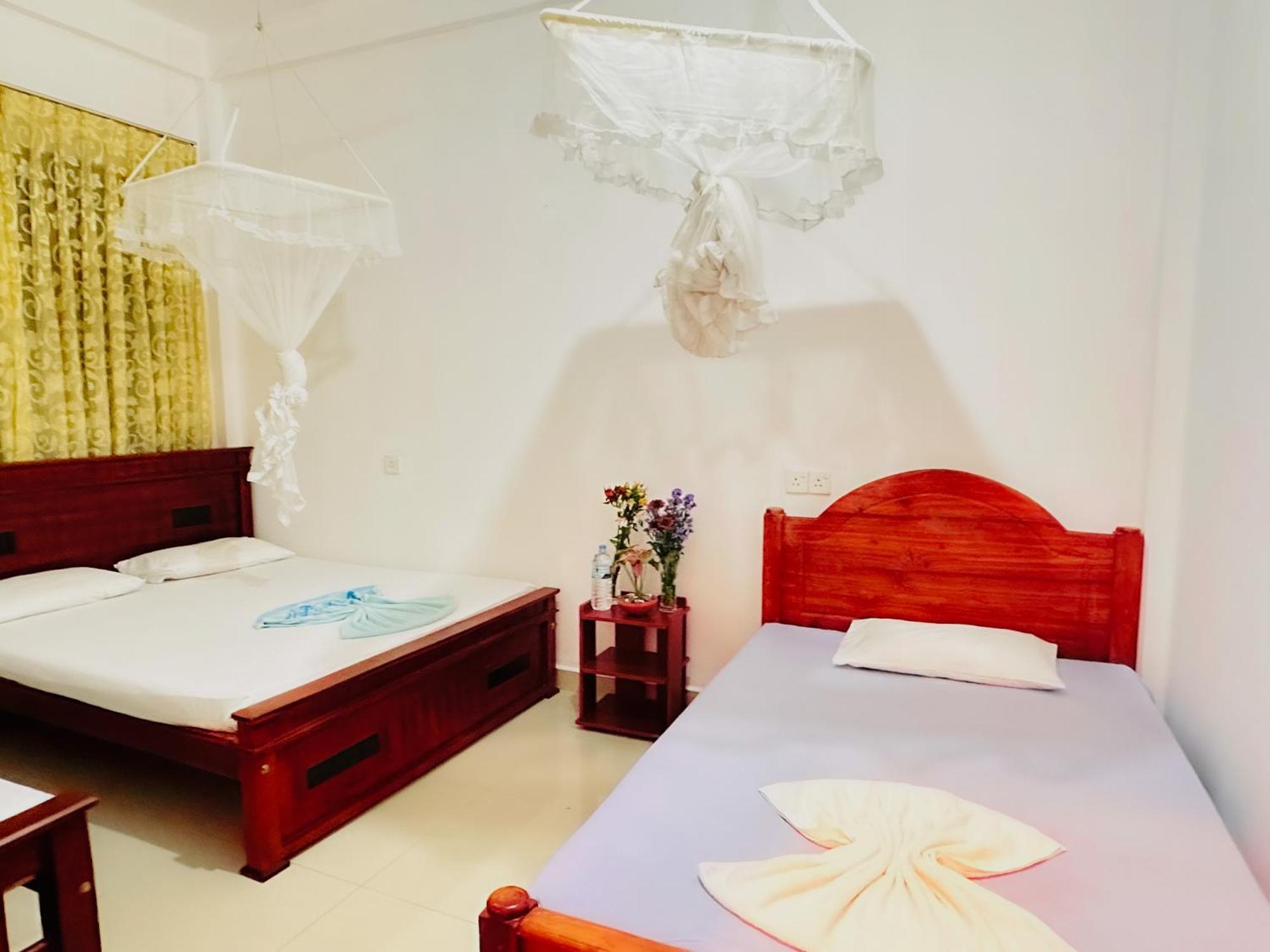 Golden Town Hostel Tangalle Eksteriør bilde